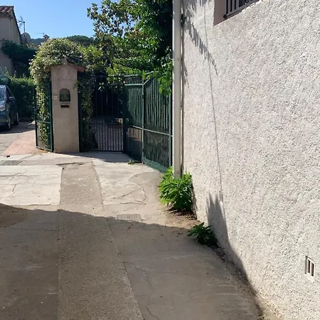 La Maison De Suzy Сен-Тропе